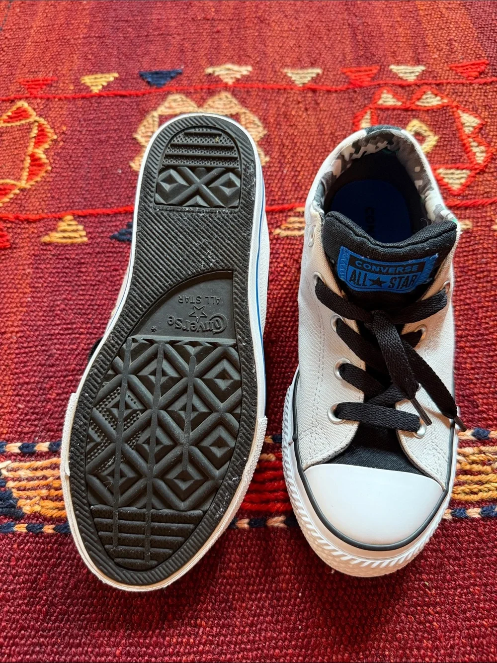 Converse Kids Low Top Sneakers in Light Grey and Black Camo Lining